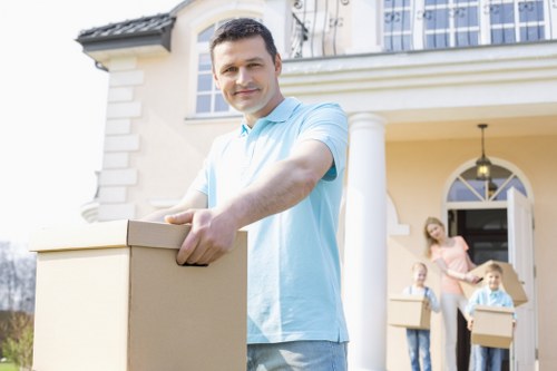 Moving truck service for homes and businesses in Teddington